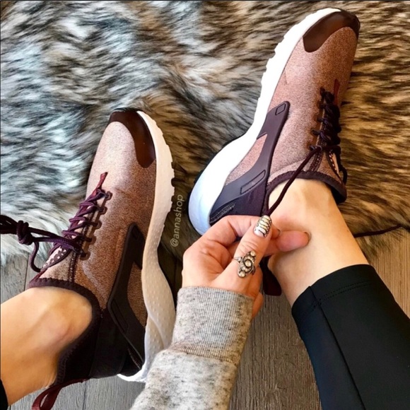 Nike Shoes - NWT Nike Huarache Run Ultra